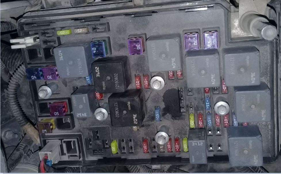 2006 chevy cobalt cigarette lighter fuse 2006 Chevrolet Cobalt Horn fuse