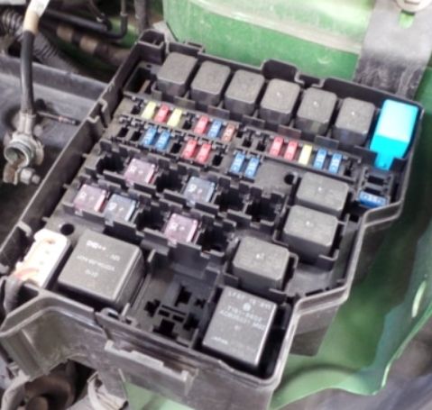 2011 Mazda Mazda2 fuse box diagram