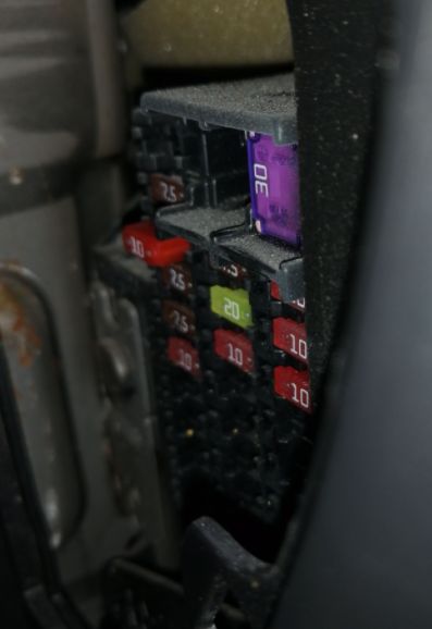 2008 Mazda Mazda2 fuse box diagram