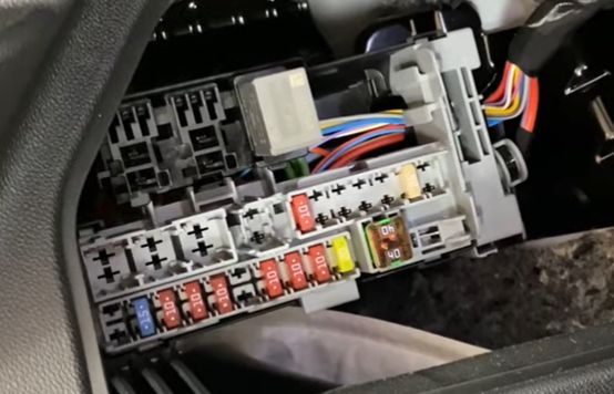2018 chevy equinox cigarette lighter fuse 2018 Chevrolet Equinox fuse box diagram