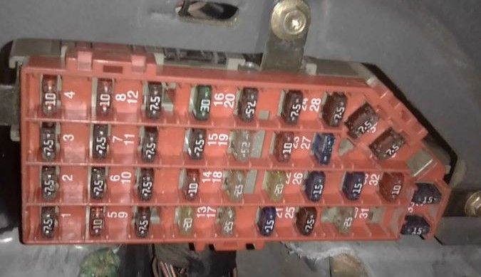 1999 Ford Explorer Cigarette lighter fuse